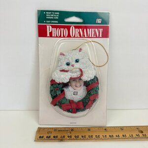 Vtg 1991 Figi Christmas Holiday Photo Ornament White Cat Green Wreath Round NIP‎